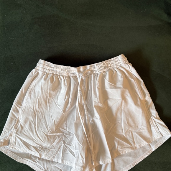 Lululemon shorts - Picture 3 of 4